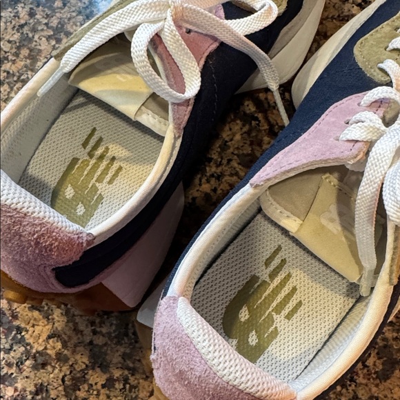 New Balance 327 Natural Indigo And Raw Amethyst Women’s Sneakers Size 8 New - Picture 3 of 7